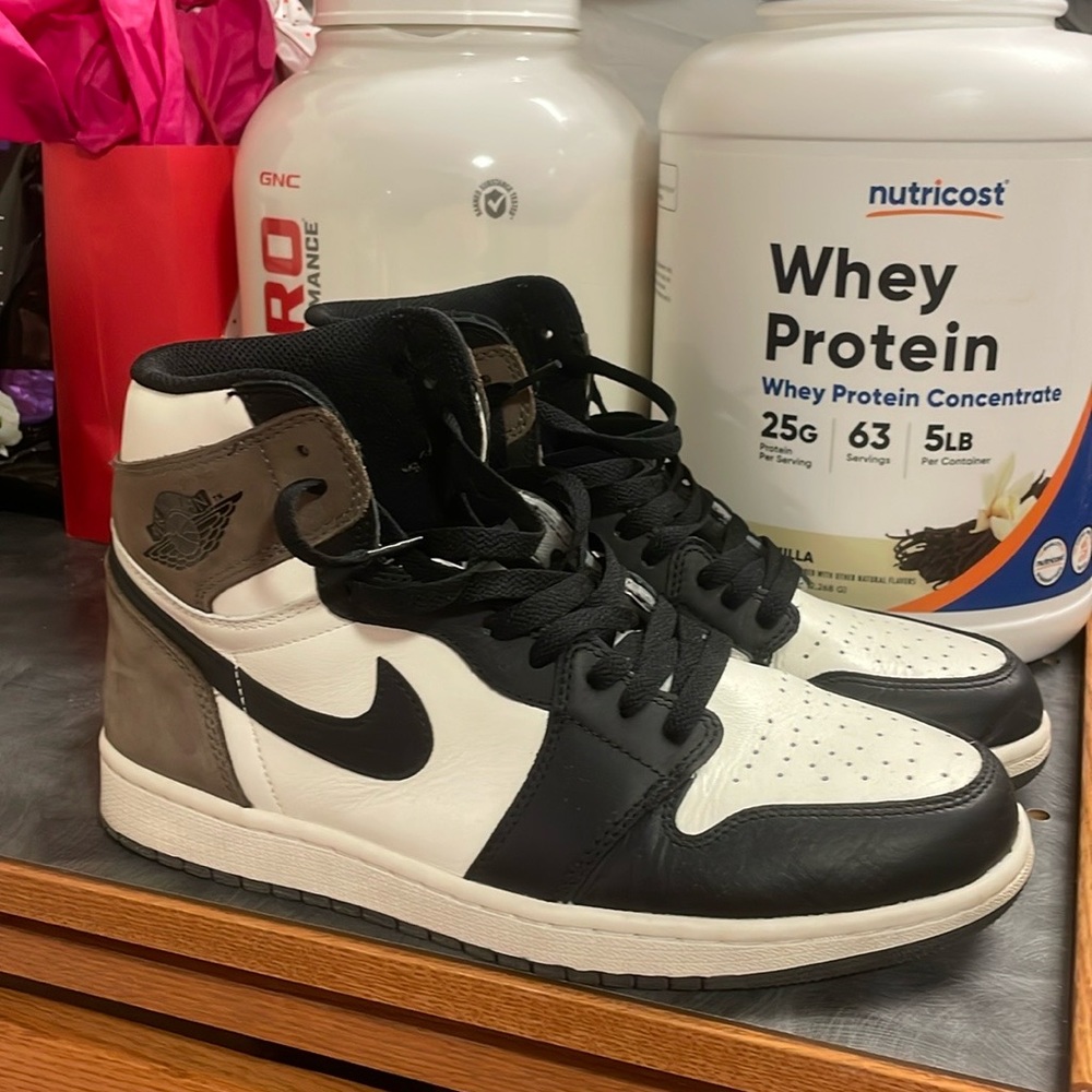 Jordan 1 mocha